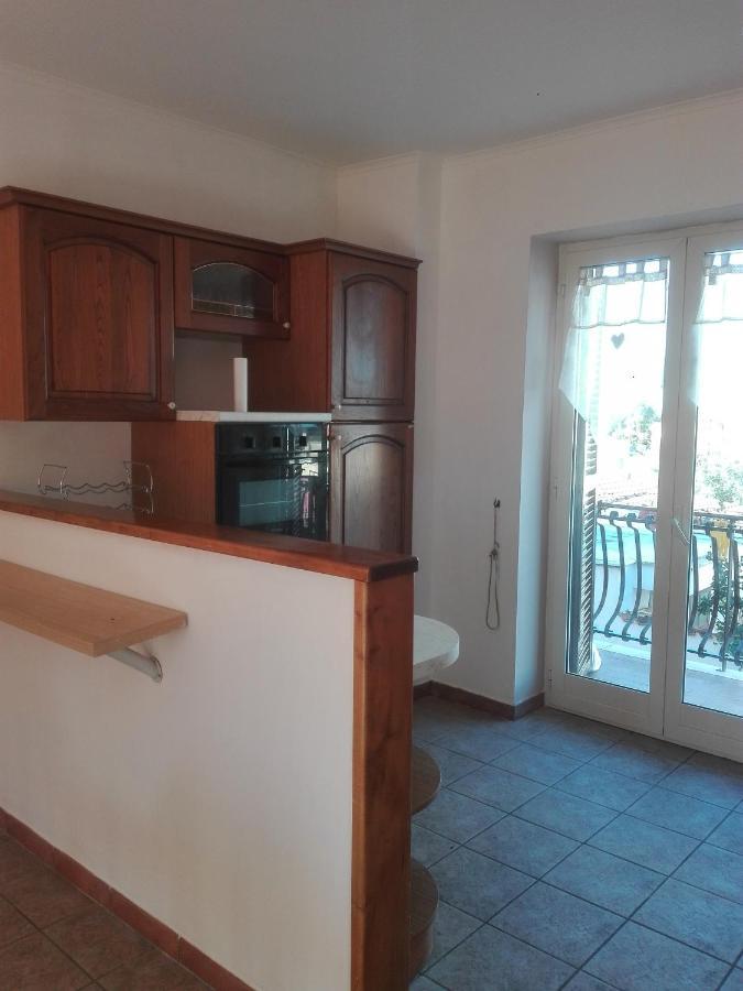 Apartament A Santy'S House 1Piano-No Lift-Shuttle A Pagamento-Raggiungibile A Piedi Aeroporto-Fermata Bus Fiera Di Roma A 3 Minuti-Air Condiz Ed Extra Bed For A Fee A Pagamento Fiumicino Zewnętrze zdjęcie
