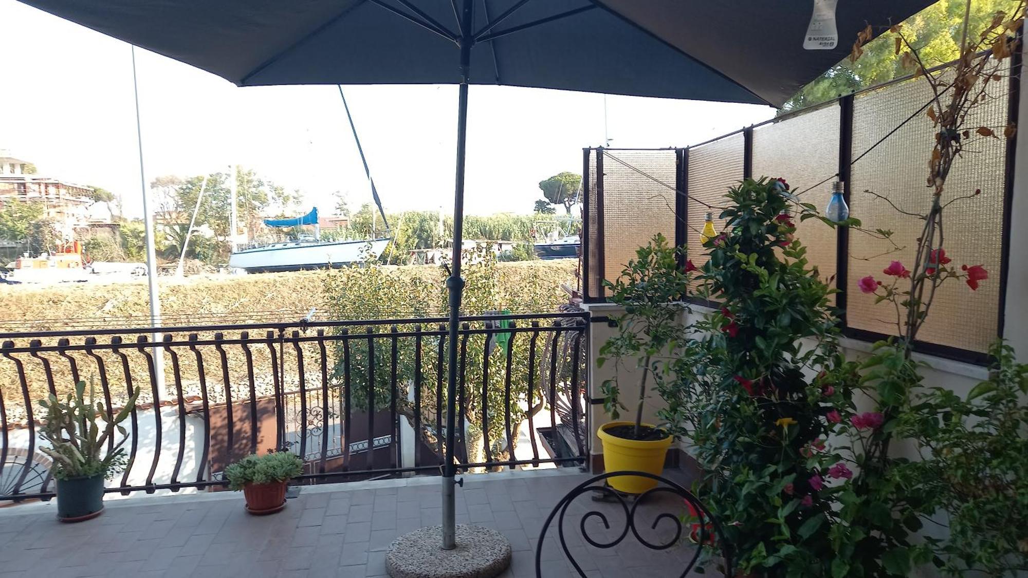 Apartament A Santy'S House 1Piano-No Lift-Shuttle A Pagamento-Raggiungibile A Piedi Aeroporto-Fermata Bus Fiera Di Roma A 3 Minuti-Air Condiz Ed Extra Bed For A Fee A Pagamento Fiumicino Zewnętrze zdjęcie